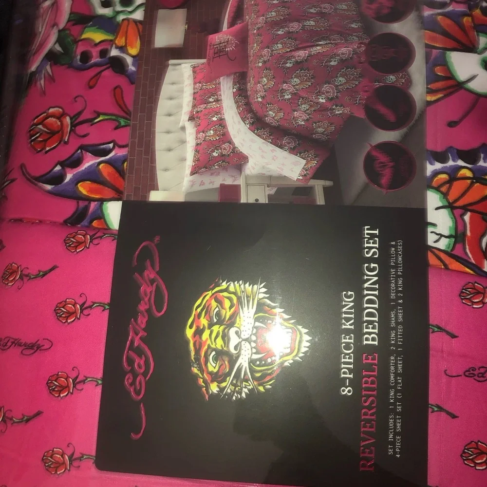 🖤 Ed Hardy Pink Floral & Skull King Comforter Set ‼️ 8 pieces